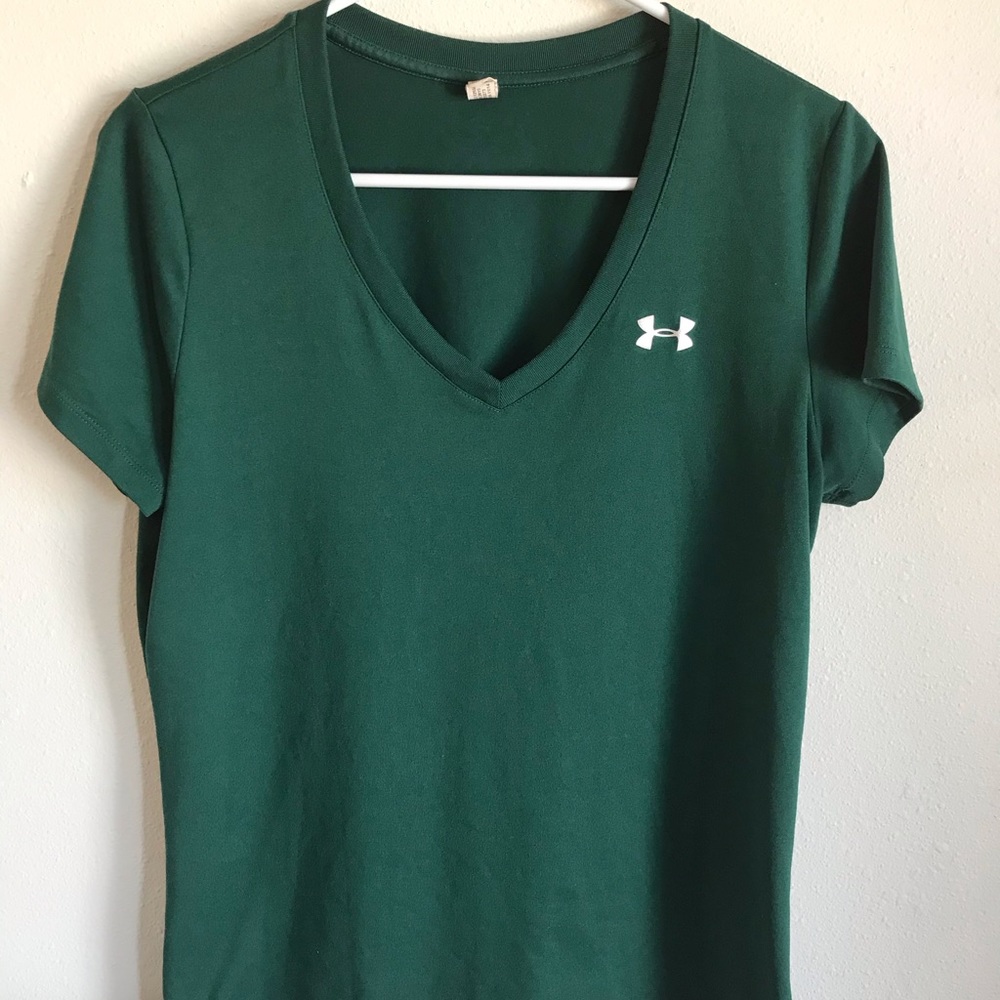 Women’s Under Armour t-shirt size medium